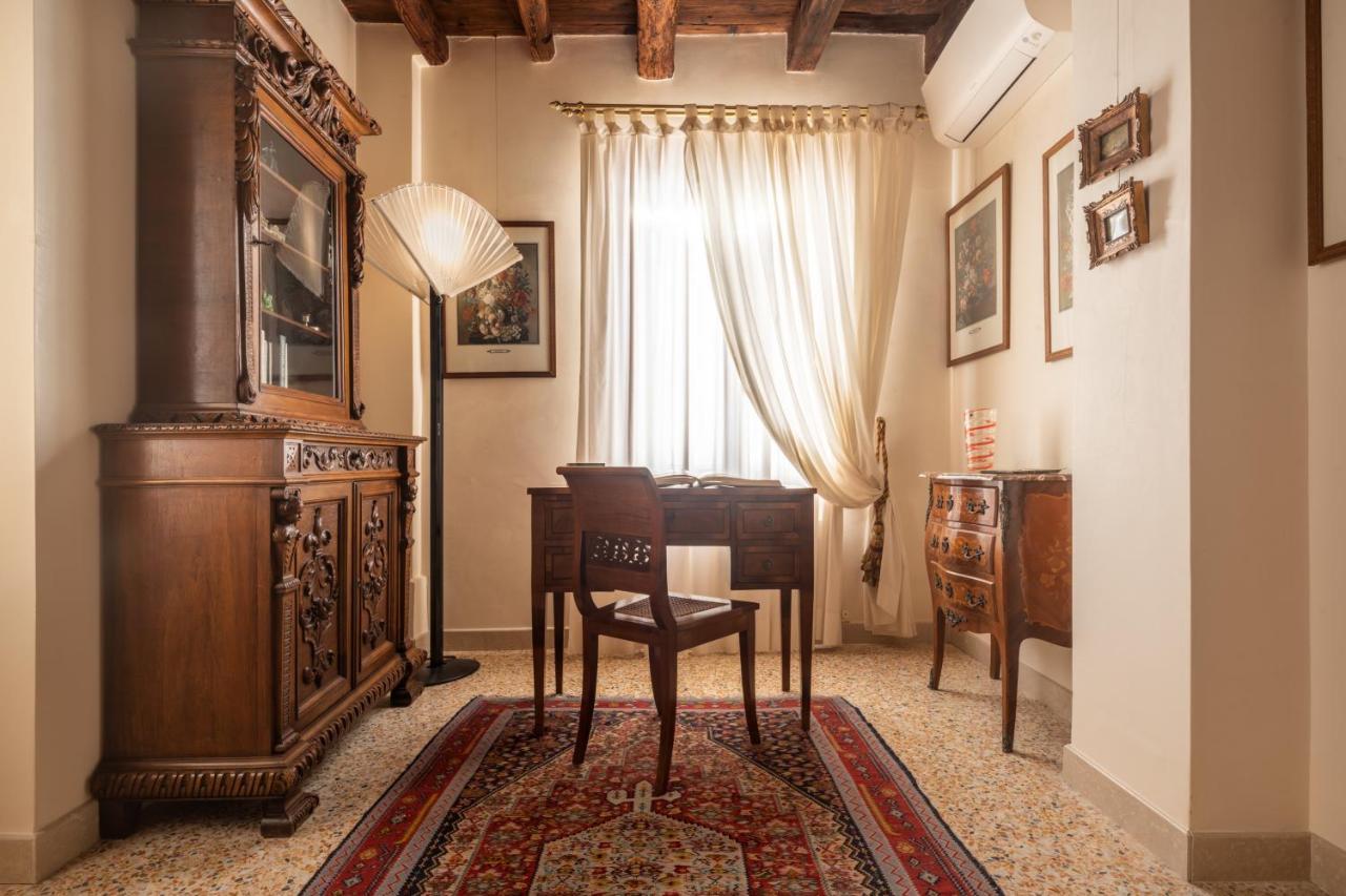 Апартаменти Garden Mansion With Private Mooring R&R Венеція Екстер'єр фото