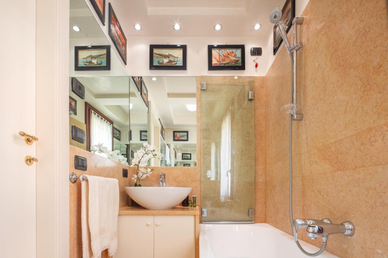 Апартаменти Garden Mansion With Private Mooring R&R Венеція Екстер'єр фото